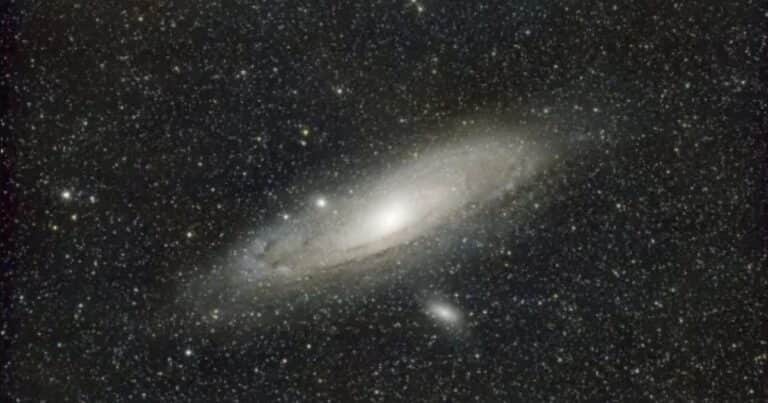 El enigma de los fósiles cósmicos: la teoría que propone agujeros negros anteriores al Big Bang
