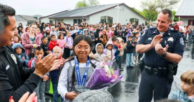 Sufrió un derrame cerebral y la salvó su hija de 10 años: «No puedo creer su velocidad para reaccionar»