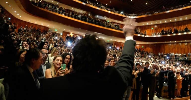 Milei en el Palacio Libertad: «Keynes sirvió para que políticos corruptos y mesiánicos le arruinen la vida a la gente»