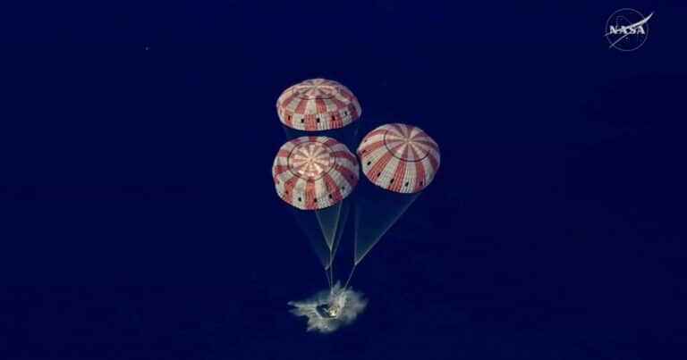 Momento histórico: así fue como la cápsula Orión amerizó en el Pacífico tras la misión Artemis II