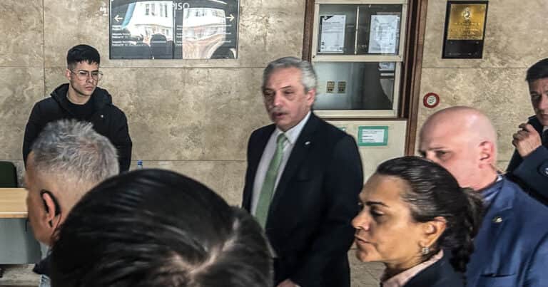 Con un voto dividido, la Cámara de Casación anuló el procesamiento de Alberto Fernández en la causa Seguros