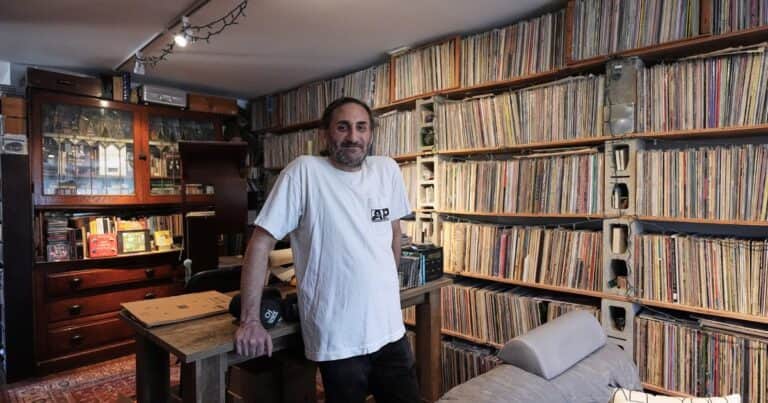 Un tesoro de la música: desde 1984 grabó 10.000 conciertos de rock a escondidas