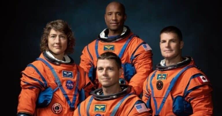 ¿Por qué los astronautas de Artemis II de la NASA no pisaron la Luna?