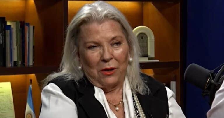 Elisa Carrió puso bajo la lupa a Manuel Adorni por la compra del departamento: “Es muy raro”