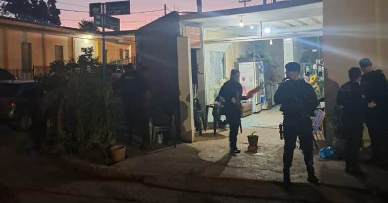 Frontera caliente: tomaba una cerveza en un bar de Misiones y sicarios lo acribillaron a balazos