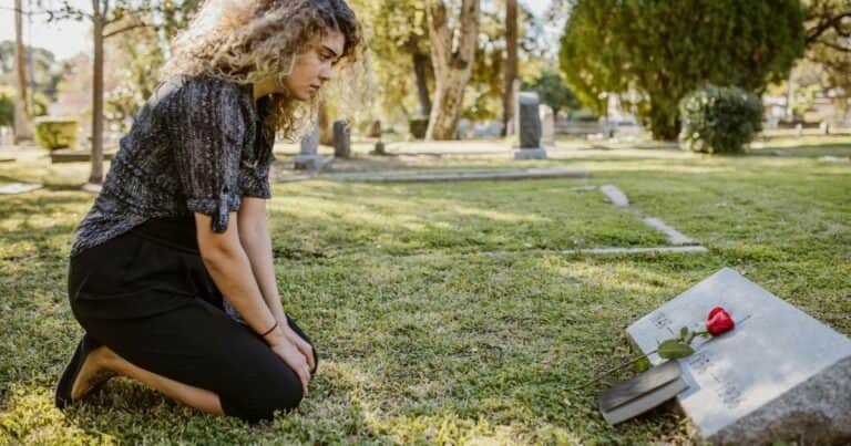 La difícil pérdida de los padres, aunque sea ‘ley de vida’: “Se puede sufrir una angustia existencial”