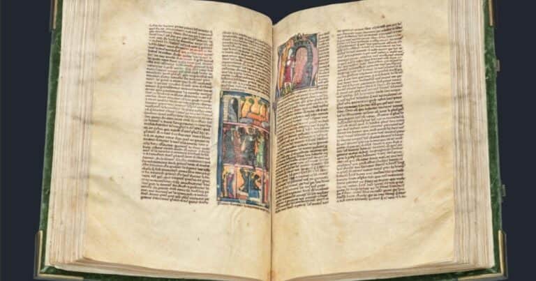 Un manuscrito medieval del rey Arturo y el Santo Grial podría venderse por 2 millones de libras