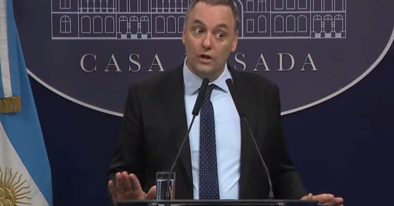 Manuel Adorni buscaría ampararse en la Inocencia Fiscal para tratar de justificar sus ingresos