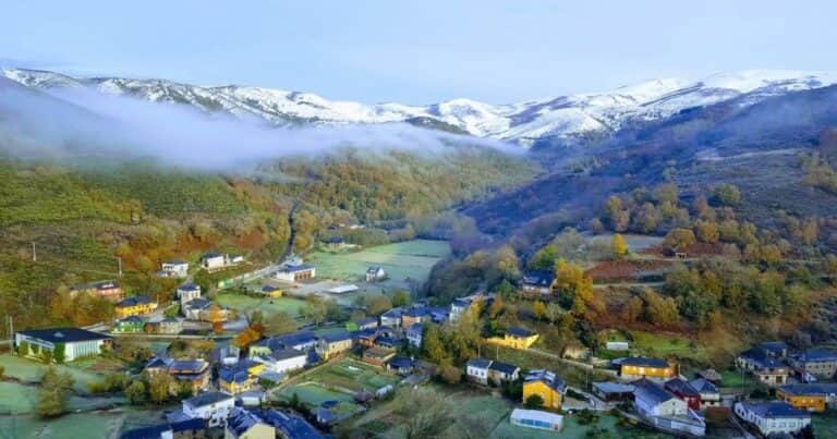 Mil años de historia y solo 15 habitantes: el pueblo escondido del Valle del Silencio en España