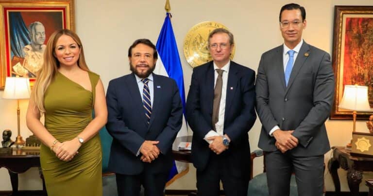 El gobierno de El Salvador y CERTAL buscan avanzar en un proceso de cooperación digital