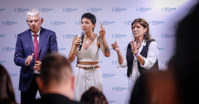 “Aunque no les guste, Cristina conduce desde San José”: Mayra Mendoza redobla la presión sobre Kicillof en la interna peronista