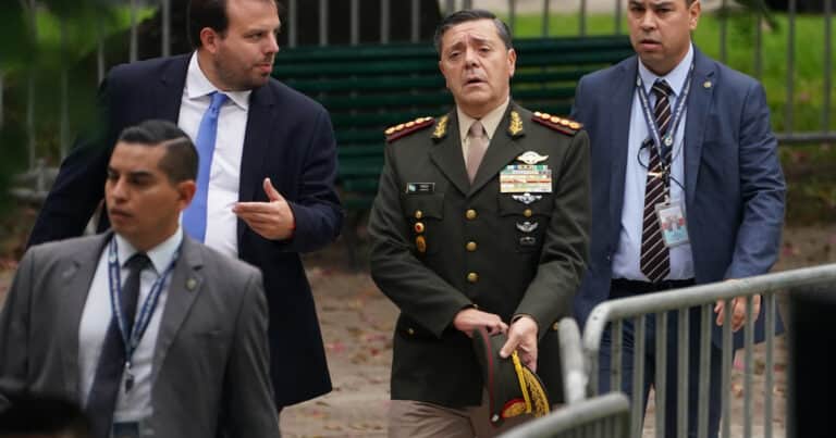 El nuevo ajuste del Gobierno golpea a las Fuerzas Armadas: peligra el pago de la luz y el gas en los cuarteles y la comida de los soldados