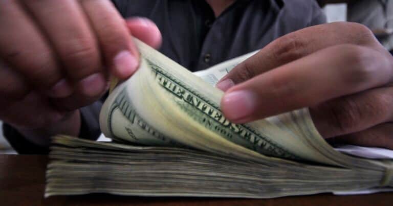 Dólar MEP hoy: a cuánto cotiza este domingo 17 de mayo