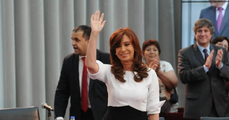 Con una queja ante la Corte, el Gobierno pide que le revoquen a Cristina Kirchner la pensión de privilegio
