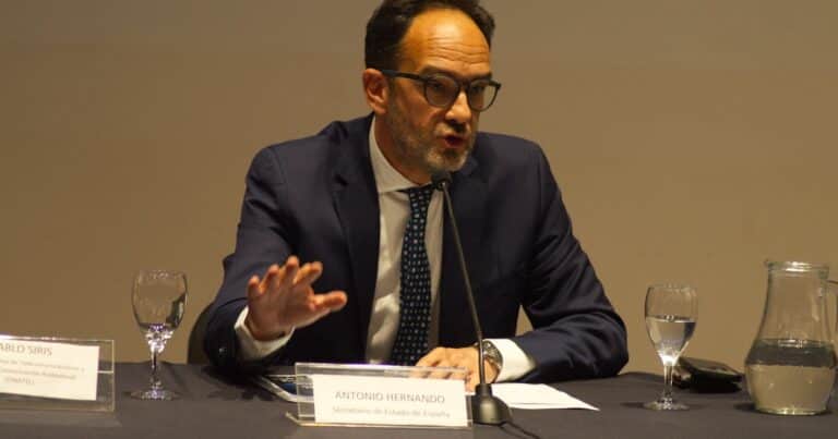Antonio Hernando: «Necesitamos una alianza estratégica en materia de digitalización y conectividad»