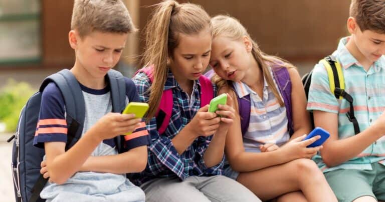 «21 días sin celular», el desafío científico del que participaron 46.000 niños y adolescentes: «El ayuno telefónico tuvo un efecto contagio»