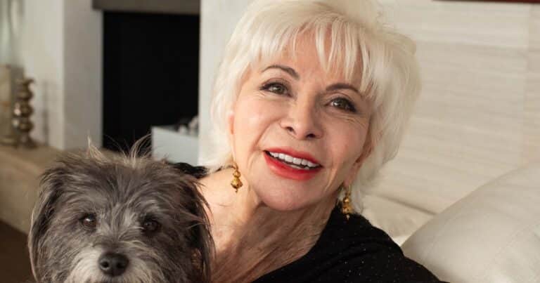 Isabel Allende: “Mientras pueda voy a vivir en EE.UU., ahí están mi hijo, mi nuera, mis perros y mi marido, pero si la cosa se pone color de hormiga, tendré que irme”