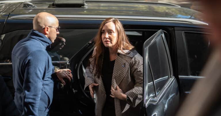 Victoria Villarruel chicaneó a Manuel Adorni por la dilatada presentación de su declaración jurada: «Estamos todos esperando»