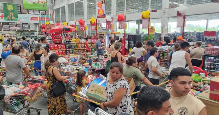Cómo queda Argentina en el ranking mundial de precios de alimentos, ropa, zapatillas y electrónica con la baja del dólar