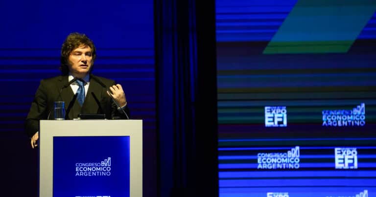 Javier Milei y sus medidas, EN VIVO: el Presidente sale otra vez en defensa de su gestión con una exposición sobre empleo en el MALBA