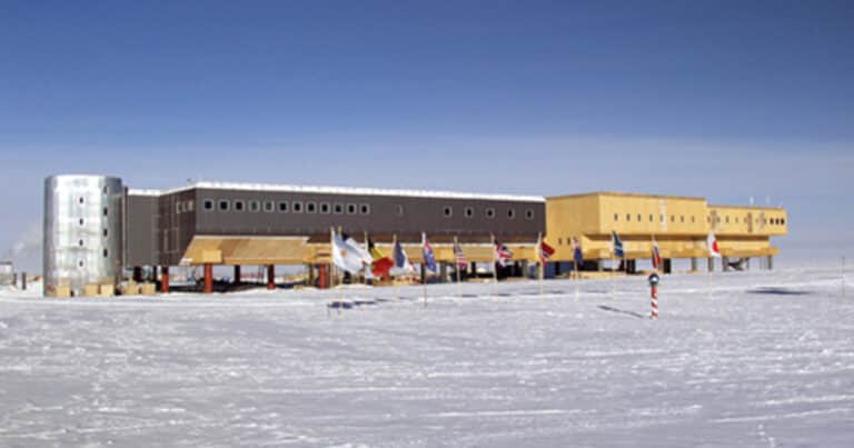 Ubicada en el fin del mundo, se mueve 10 metros por año y alberga personas a -80 °C: así es la base Amundsen-Scott