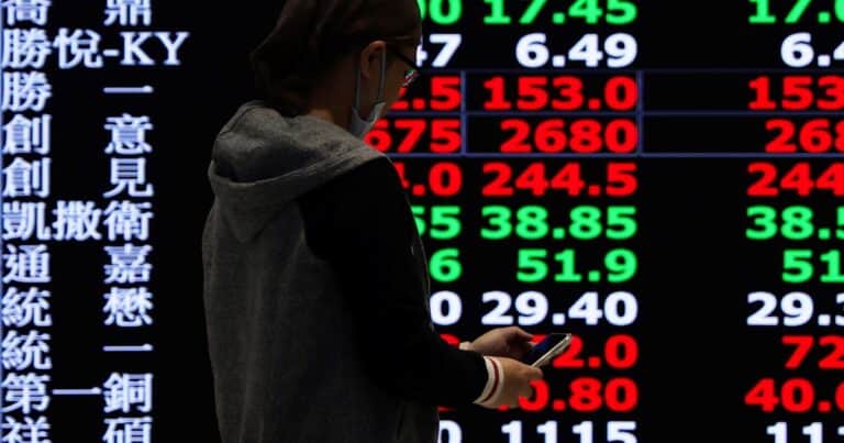 En un año, y sin cepo a las personas, los argentinos se compraron más de US$ 50.000 millones