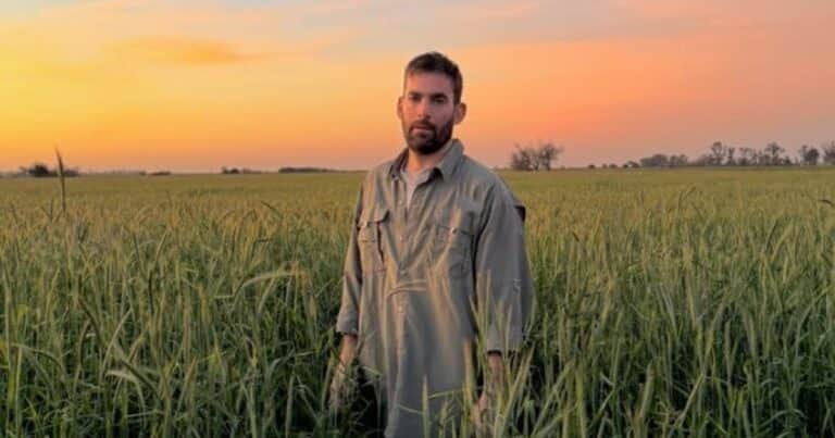 El tambero que sin saber apostó a los cultivos de servicios hace más de 30 años y hoy cosecha granos, leche y carbono
