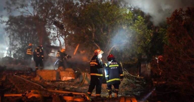 Ya son 37 los muertos por la explosión en una fábrica de fuegos artificiales en China