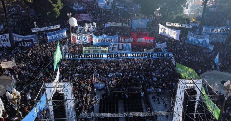 La pelea con las universidades: el Gobierno teme un fallo adverso de la Corte y apuesta a un mayor superávit para tener fondos disponibles