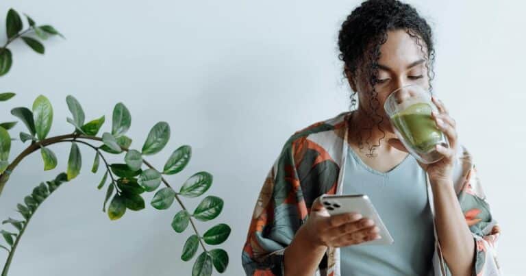 El “oro verde” del invierno y la belleza: el té con colágeno para mejorar la elasticidad, hidratar y prevenir arrugas en tu piel