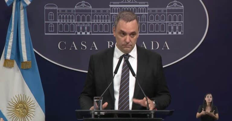 Javier Milei y sus medidas, EN VIVO: pese a las nuevas revelaciones sobre sus propiedades y la imputación de su hermano, Adorni se mostrará hoy en Mendoza con Luis Caputo