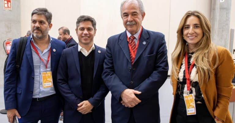 Un organismo oficial le pagó los gastos del viaje a Axel Kicillof y a su comitiva para la cumbre progresista en España