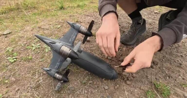 Ben Biggs diseñó el dron más veloz del planeta gracias a un cambio clave en las hélices y logró velocidades cercanas a los 700 km/h