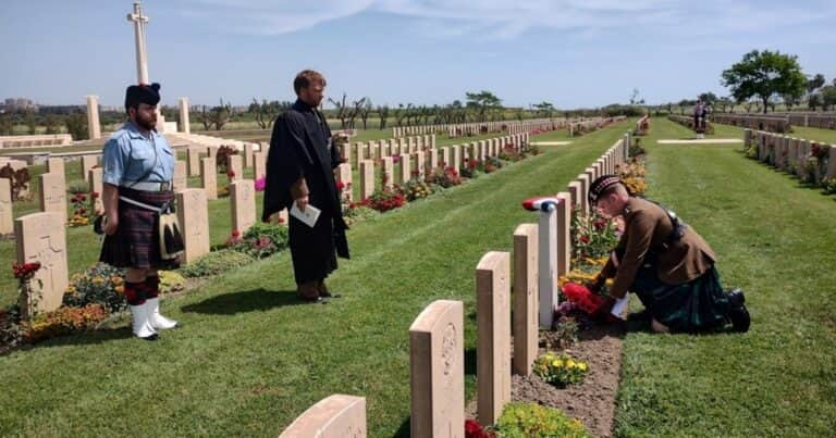 Después de 83 años, identificaron la tumba de un soldado caído en batalla durante la Segunda Guerra Mundial