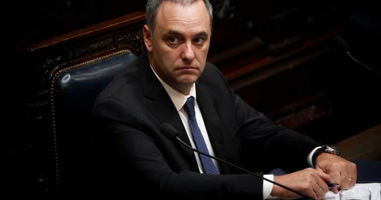 Guerra de sesiones en Diputados: el Gobierno quiere bloquear el intento opositor para interpelar a Adorni