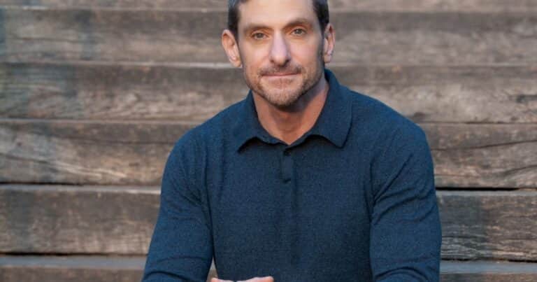 Amir Levine, neurocientífico: «Necesitamos tener personas seguras en nuestra vida”