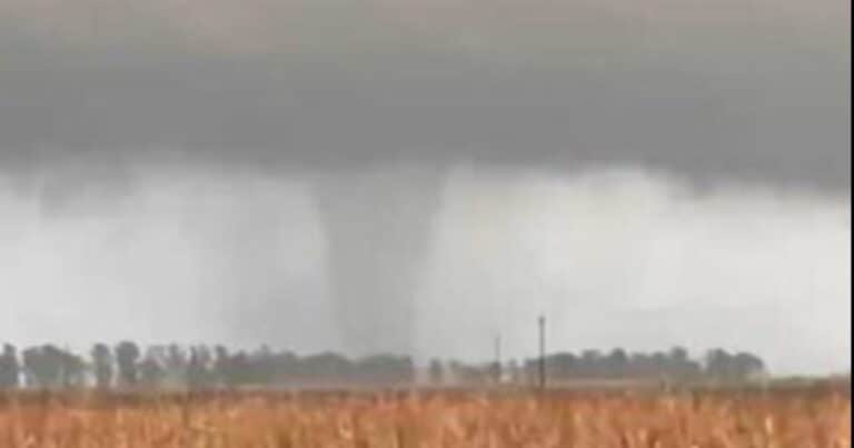“Estamos vivos, es un milagro”: el dramático testimonio del peón rural al que un tornado le derrumbó la casa con su familia adentro
