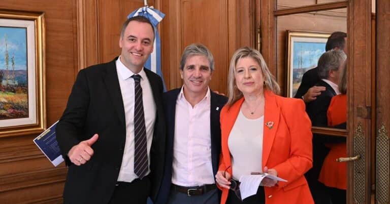 El propietario de la casa que alquiló Manuel Adorni en Indio Cuá declaró que el jefe de Gabinete le pagó US$15.400 cash