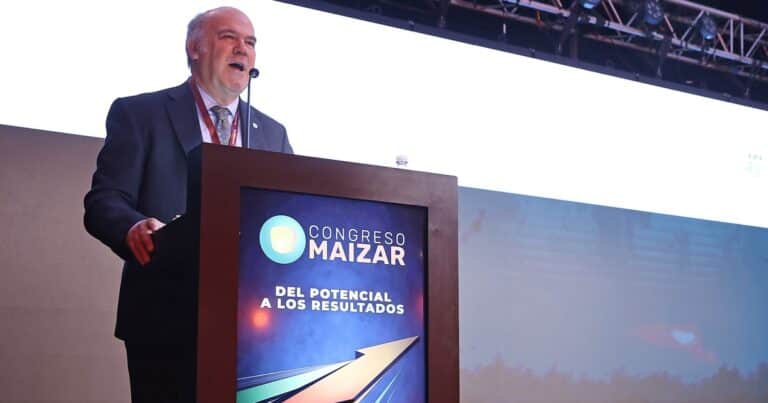 El secretario de Agricultura pidió un “cambio de actitud, para que no vengan los otros”