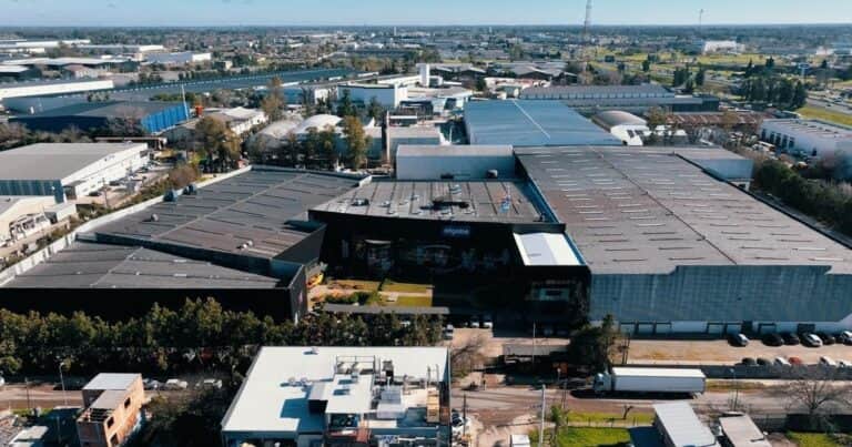 El negocio menos pensado de la avanzada china: una empresa argentina importará pañales y le hará frente a dos gigantes