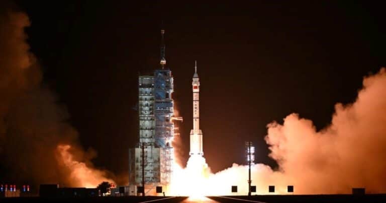 Un año en el espacio: China lanzó la nave espacial Shenzhou 23 y acelera su plan para llevar astronautas a la Luna antes de 2030