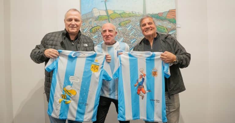 “78-86-22”: la muestra de Enrique Burone Risso que transforma los mundiales en obras de arte