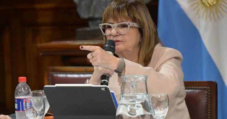 Sin los votos, el Gobierno presiona por la reforma electoral en el Senado, pero los dialoguistas se rebelan
