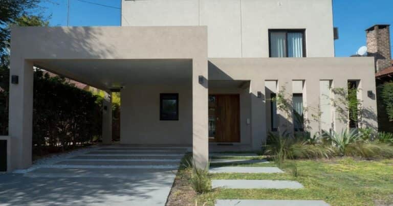 Los pagos de Adorni por las obras en su casa del country: once entregas de 20 a 40 mil dólares en efectivo durante 10 meses