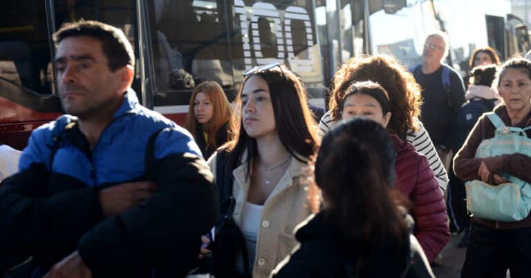 Bolsillos más apretados: el poder de compra tras el pago de gastos fijos cayó 1% durante el último año