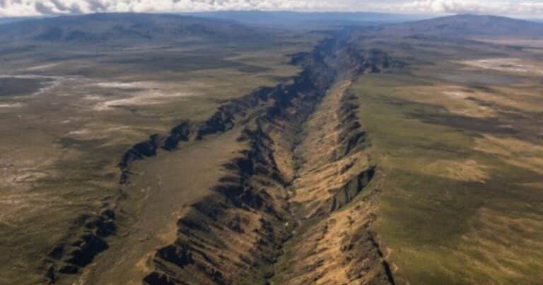 ¿África podría partirse en dos?: la grieta que daría origen a un nuevo océano