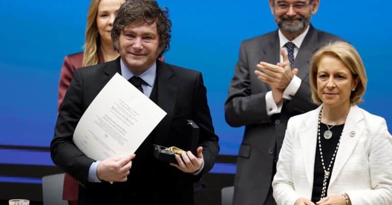 En Madrid, Javier Milei volvió a cargar contra Pedro Sánchez: ironizó sobre los casos de corrupción y reiteró su apoyo a Israel
