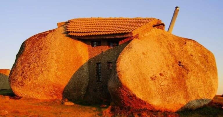 Las casas dentro de rocas naturales que se volvieron símbolo de arquitectura sustentable