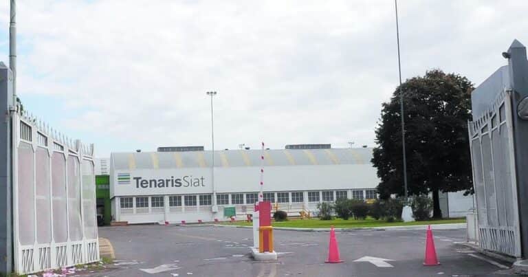 Techint dio de baja 150 contratos laborales de su fábrica de tubos de Valentín Alsina por la caída de actividad