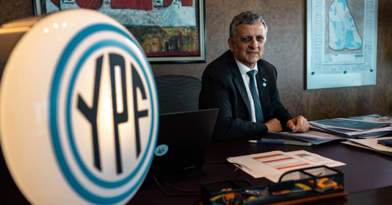 Sueldos millonarios: el juego de la silla en el directorio de YPF